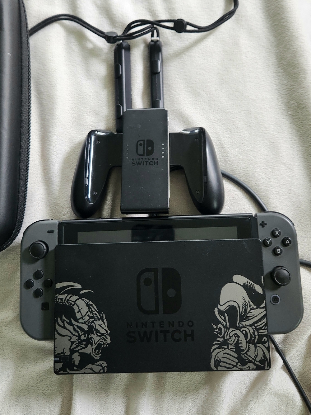 Nintendo Switch Console - Diablo III Edition (Previous Model) - Picture 7 of 16